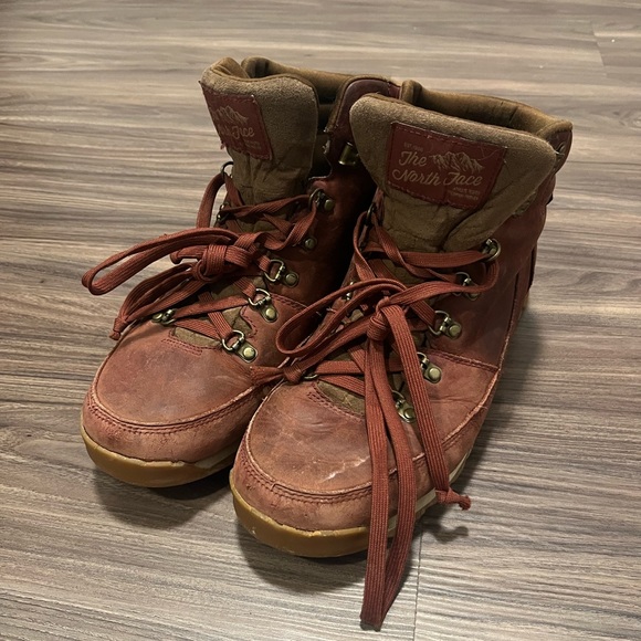 The North Face Leather Waterproof Boots - Picture 1 of 4